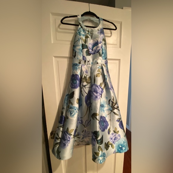 Girls size 16 high/low dress. Floral print - Picture 2 of 2